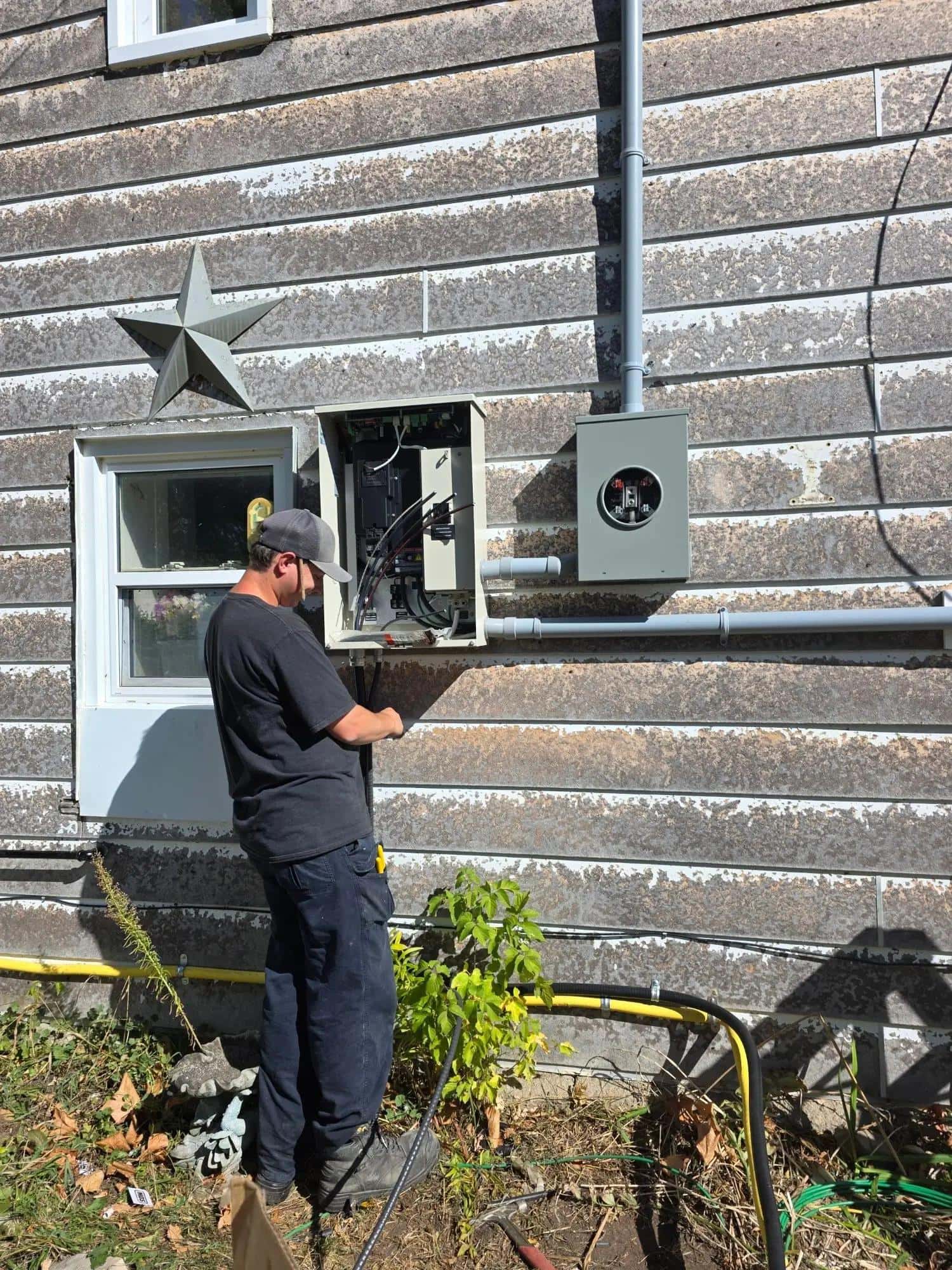 Electrical Repairs service by licensed electrician in Hamilton Ontario